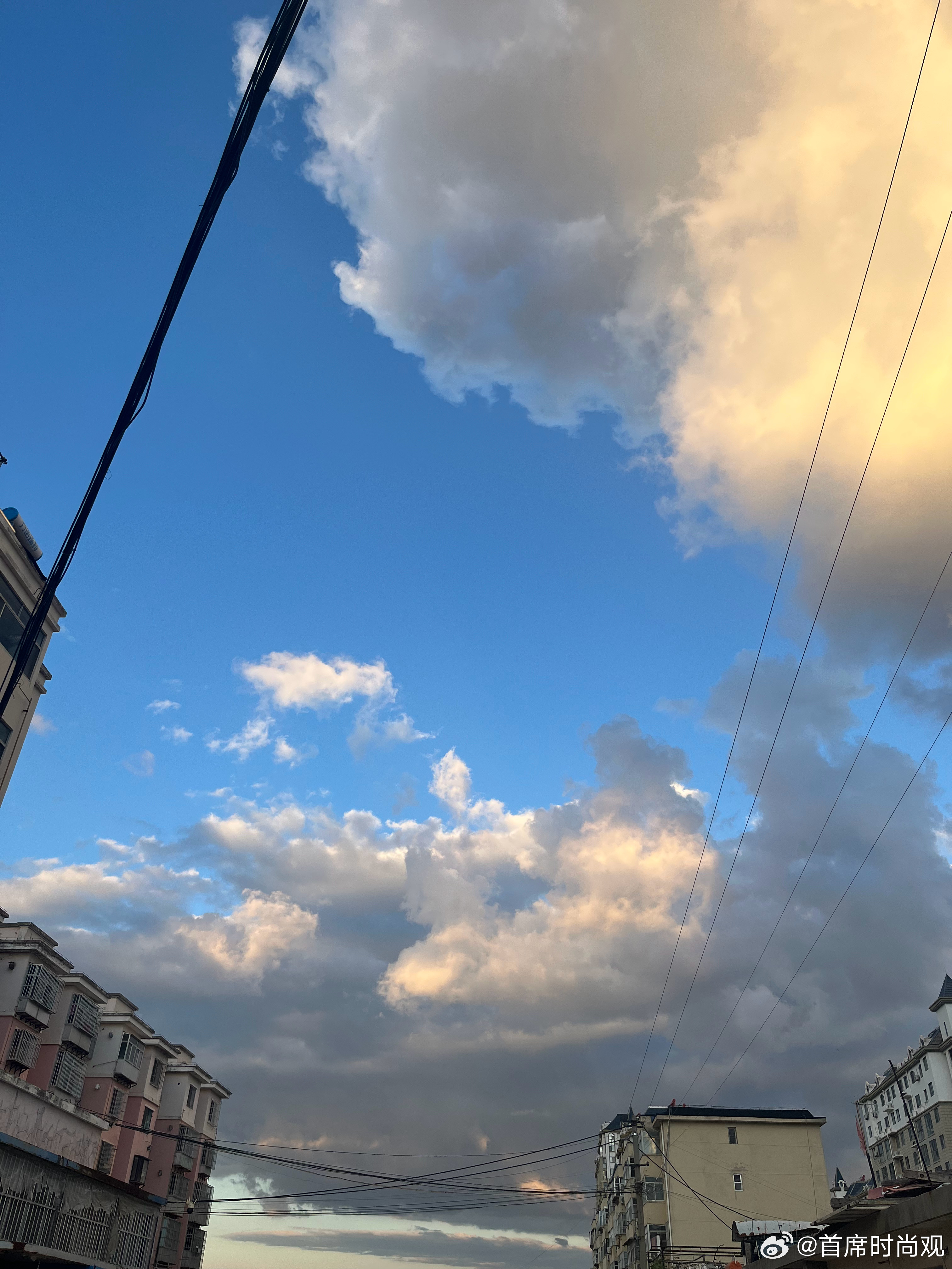 那就放一张今早的云彩☁️吧 ​​​