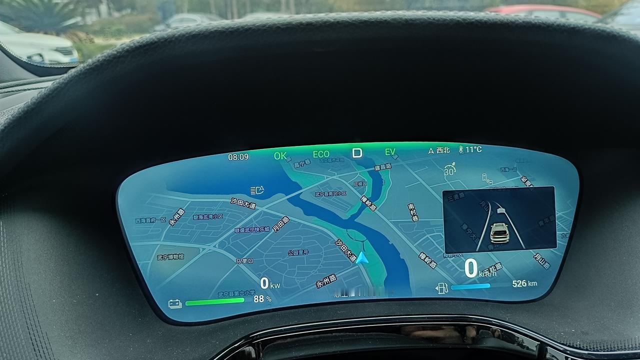 我的车子是比亚迪唐，虽然我更喜欢摩托车。但是，汽车作为家庭代步工具还是必须要有的