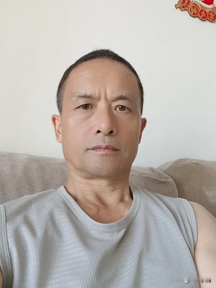 9点30分，上午的抗阻训练结束。8点30分到9点30分，大概一个小时，包括中间休