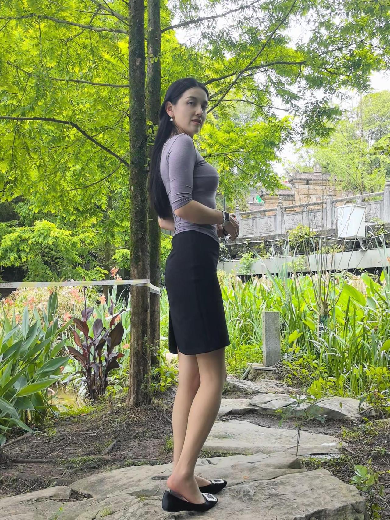 自然御姐范 美女 御姐 森林氧吧ootd 美女散步
