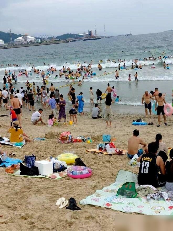 一秒钟。

我玩近海快十五年了，见过太多把“泳池游得好”当免死金牌的人栽跟头，说