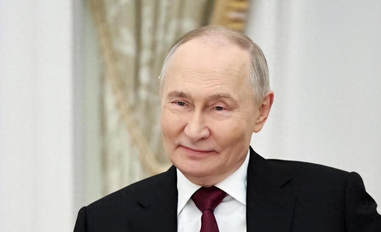 不让美只手遮天，普京即将访华！俄外长已确认，中俄要联手办大事！
俄乌战火已经烧了