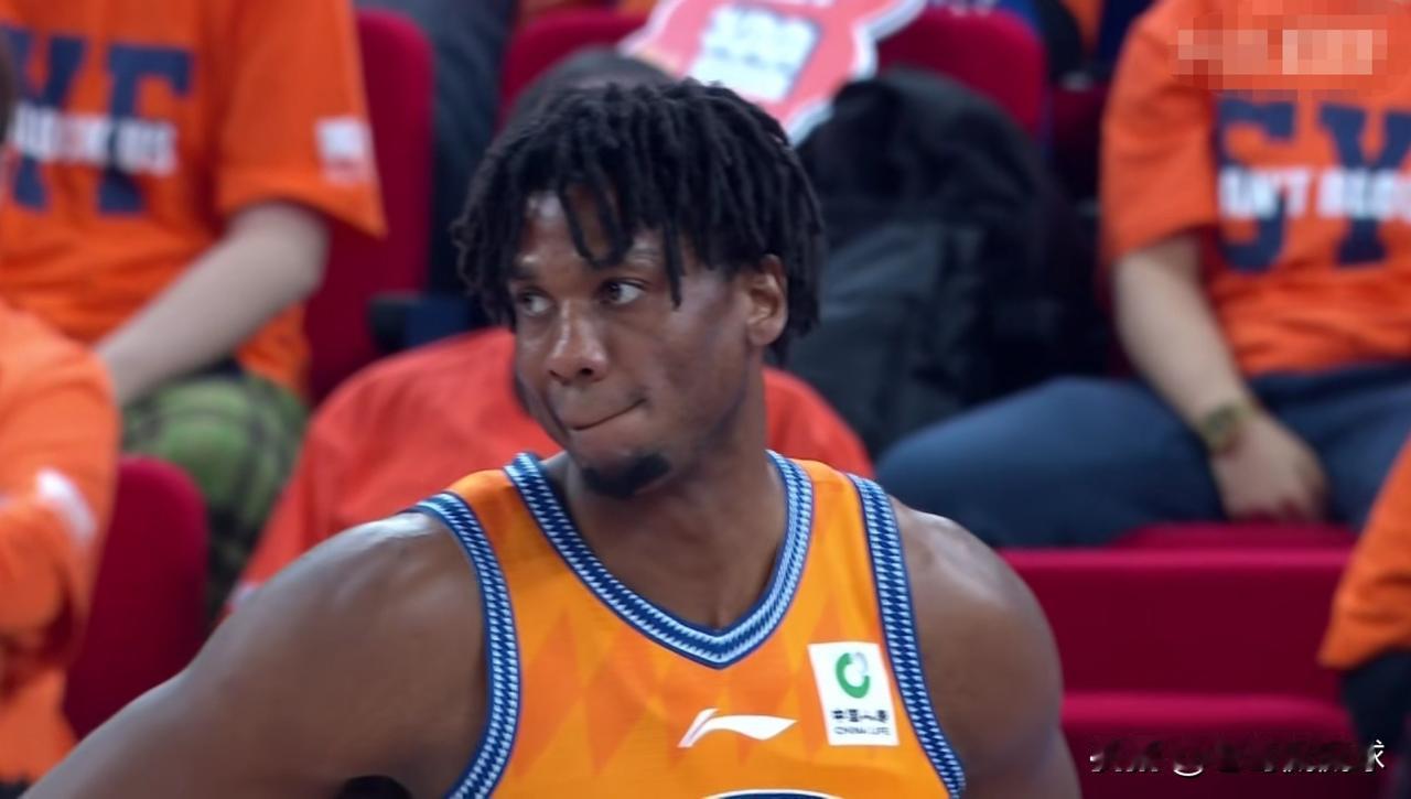 我一定要怒赞上海久事老将怀特塞德！在今天上海久事主场迎战浙江方兴渡的比赛中，目前