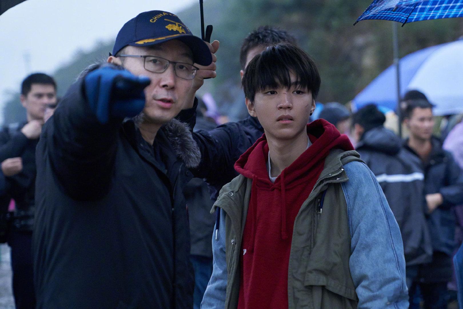 【王俊凯《749局》杀青！陆川透露有望暑期热映】导演陆川发文表示，电影《749局