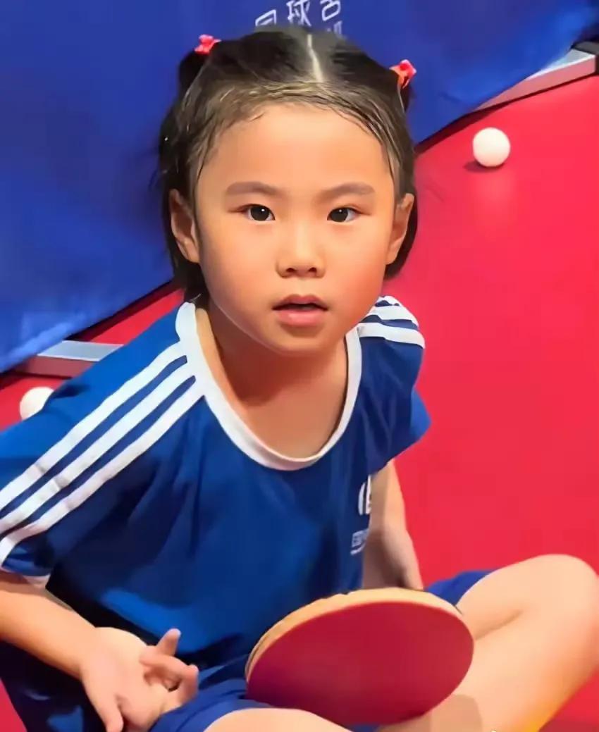 笑笑的妈妈叫什么？
笑笑的妈妈叫王楠。
笑笑的爸爸叫什么，
笑笑的爸爸叫老郭。
