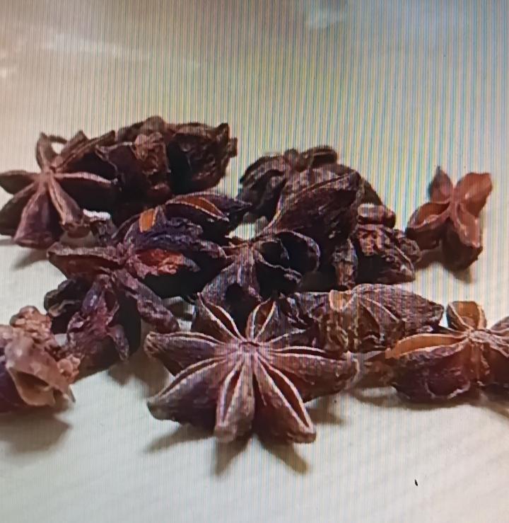 床底撒一把八角，作用超厉害。早知道就好了