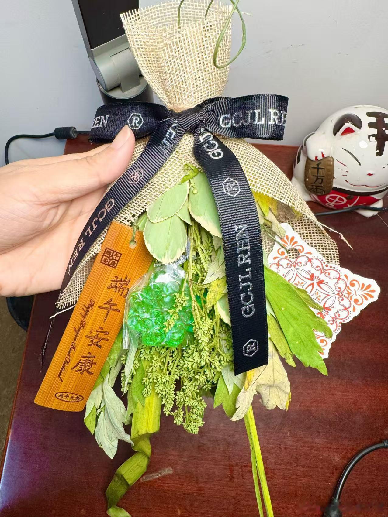 任嘉伦个人艺术中心 早安，任嘉伦只因在人群中多看了你一眼再也忘不掉你容颜
