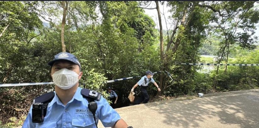 今（8日）中午12时半，有途人发现香港仔薄扶林水塘内，有一名女子载浮载沉，报警求