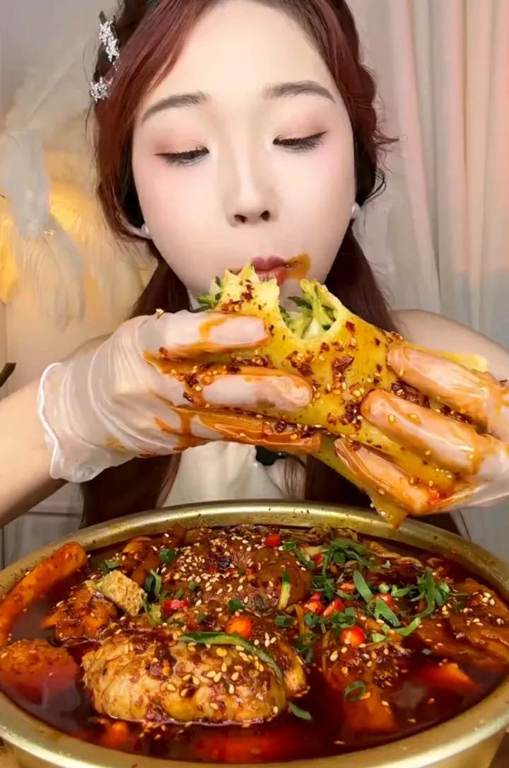 吃遍全球美食，唯有麻辣香锅不可辜负#美食分享乐趣# #吃货经验分享# #硬核美食