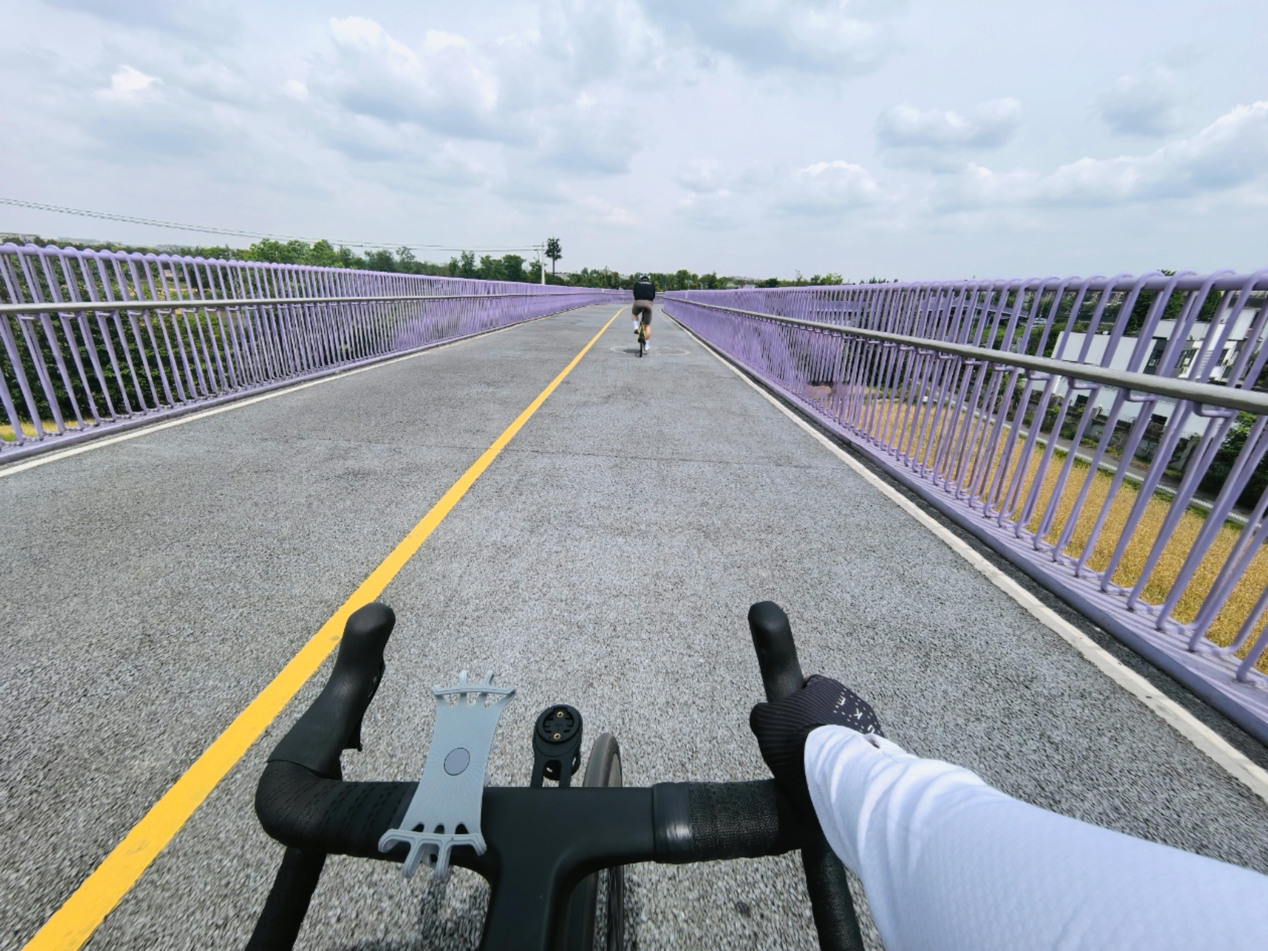 五一假期绿色出行热度攀升假期骑行了150km，相当绿色 成都