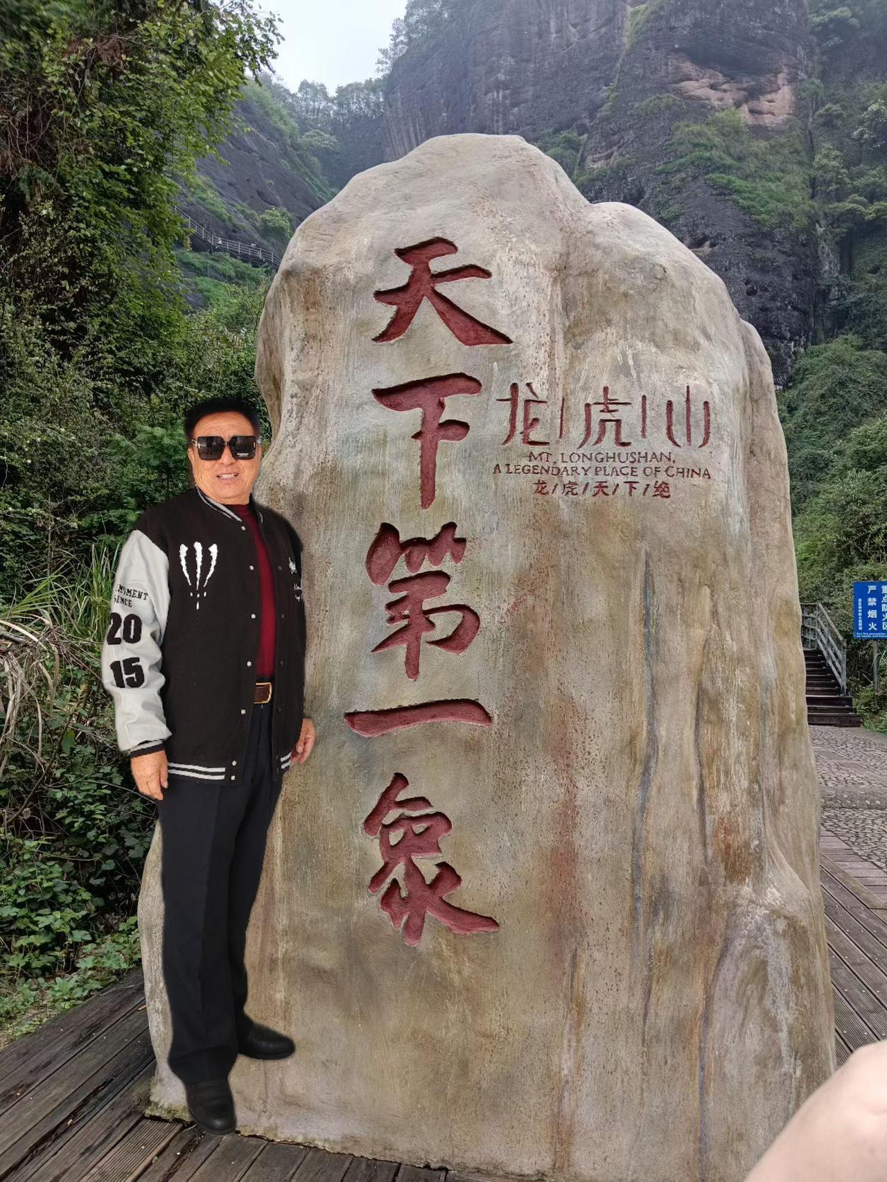 ，风吹故人远去天边，送给大家一一