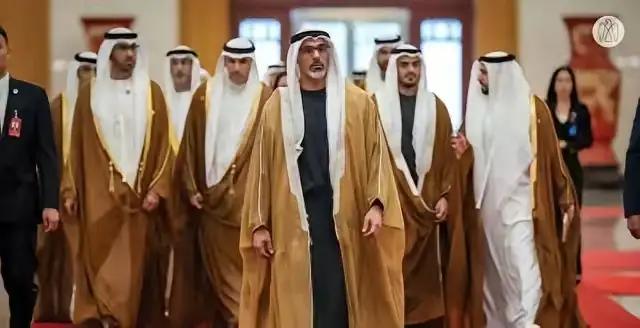 阿拉伯人是不是特别显老？看看阿联酋的阿布扎比王储，才40岁出头，连胡子都白了。