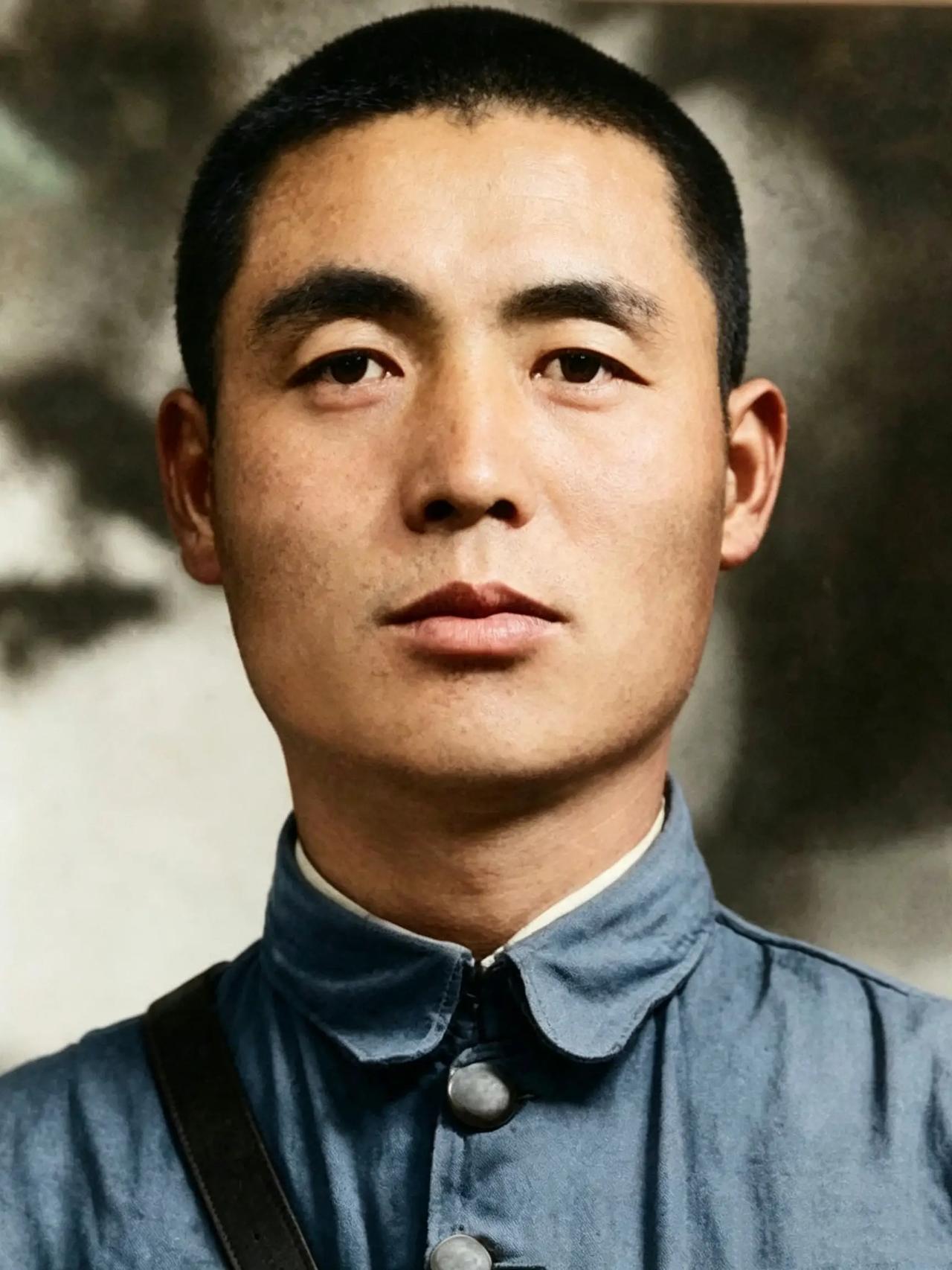 董振堂战死后：妻子守寡一辈子，大儿子为国家牺牲，2015年，小儿子91岁时终于找