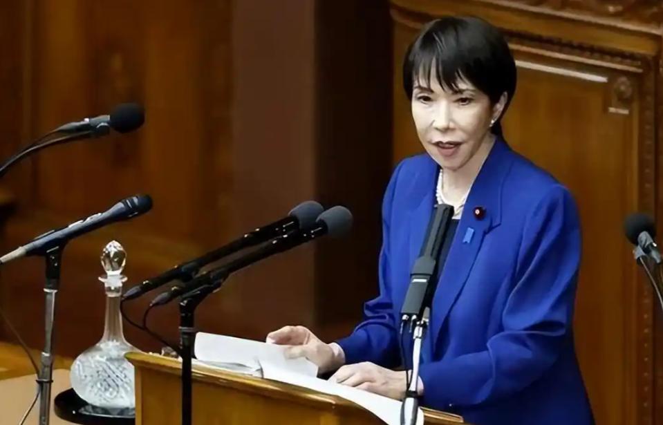 在战后和平宪法的掩护下，日本温水煮青蛙的核野心，已经不再遮遮掩掩。
自民党与日本
