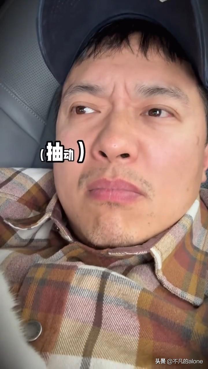 3月15日，高云翔更新生活日常vlog，并配文“已经跟着小白教练学起来咯”。
