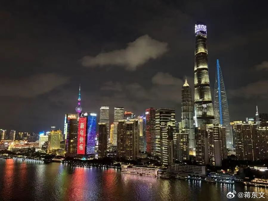 中国最富的区，国内三大顶尖万亿科创城区交出半年答卷：海淀靠着AI产业带动服务业狂