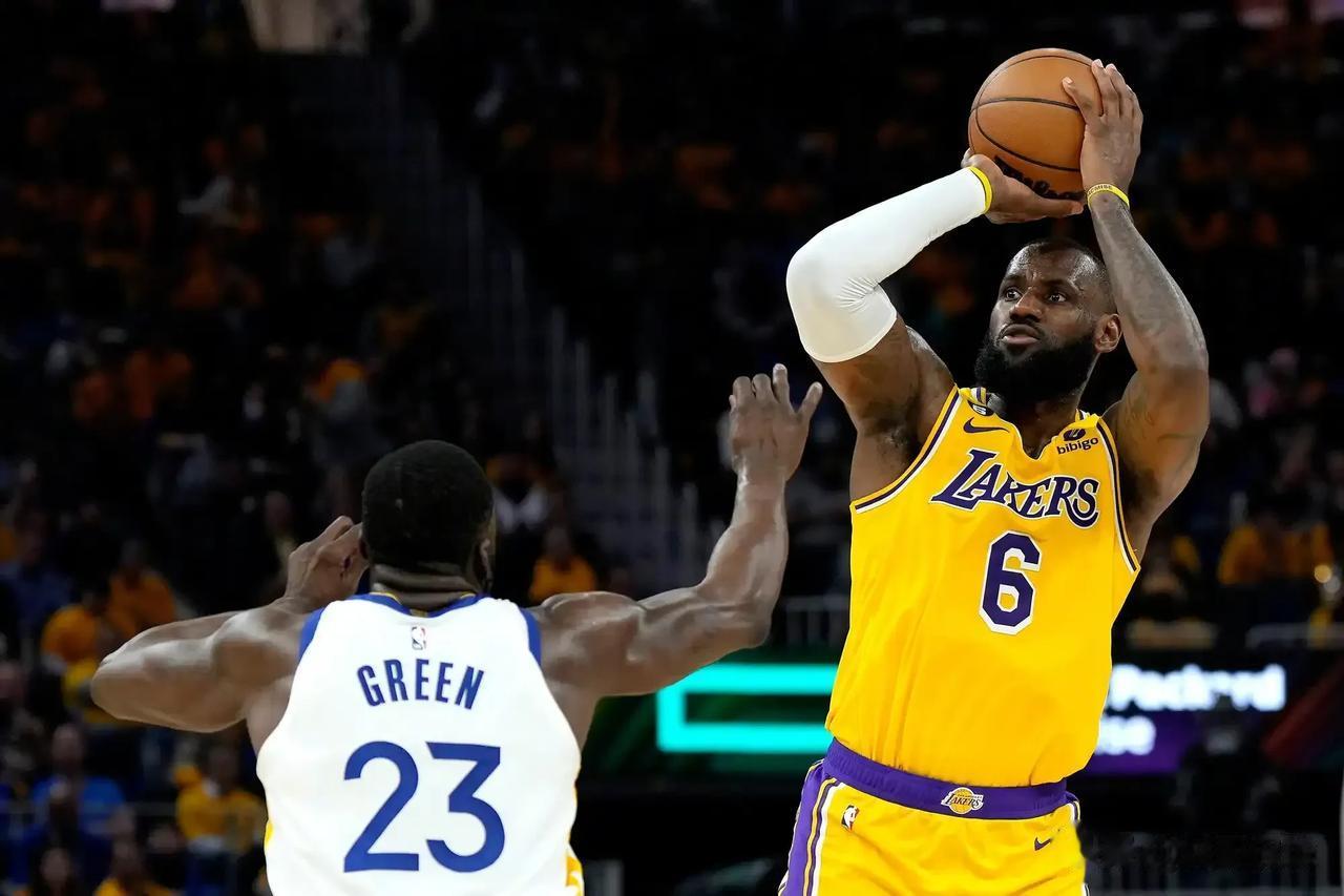 搞预测，我是专业的，专业NBA球迷二十年！
连续预测对三场湖勇大战赛果（见我个人