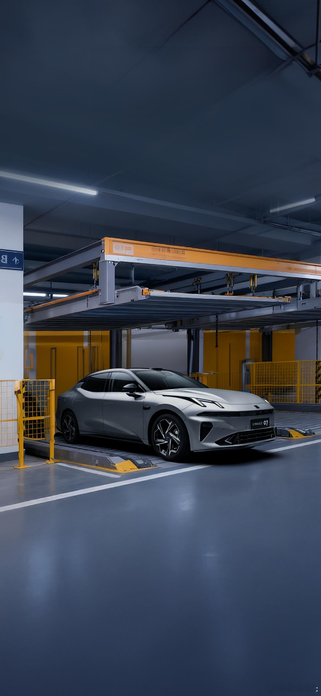 要过年了，春运启动，路上的车多，停车场也多，考验泊车的时候来了，领克07EM-P