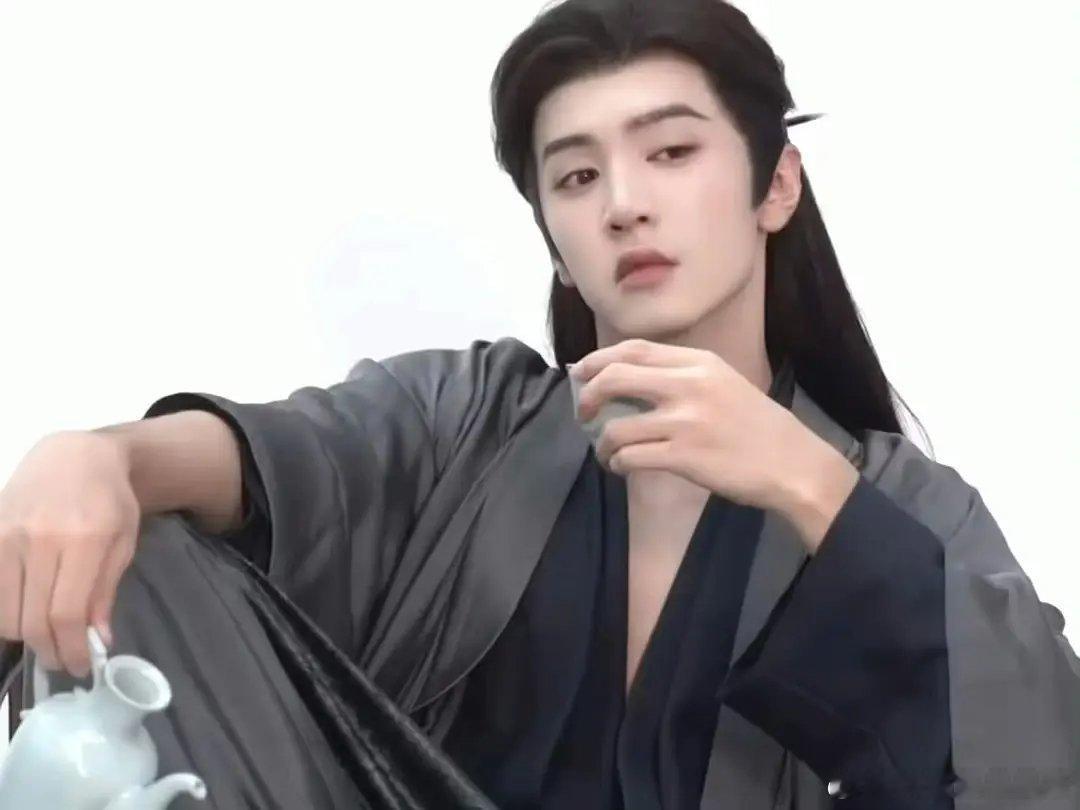 浮生开机德塔文登顶，陈哲远贡献度最高，妆造挺帅的！ 
