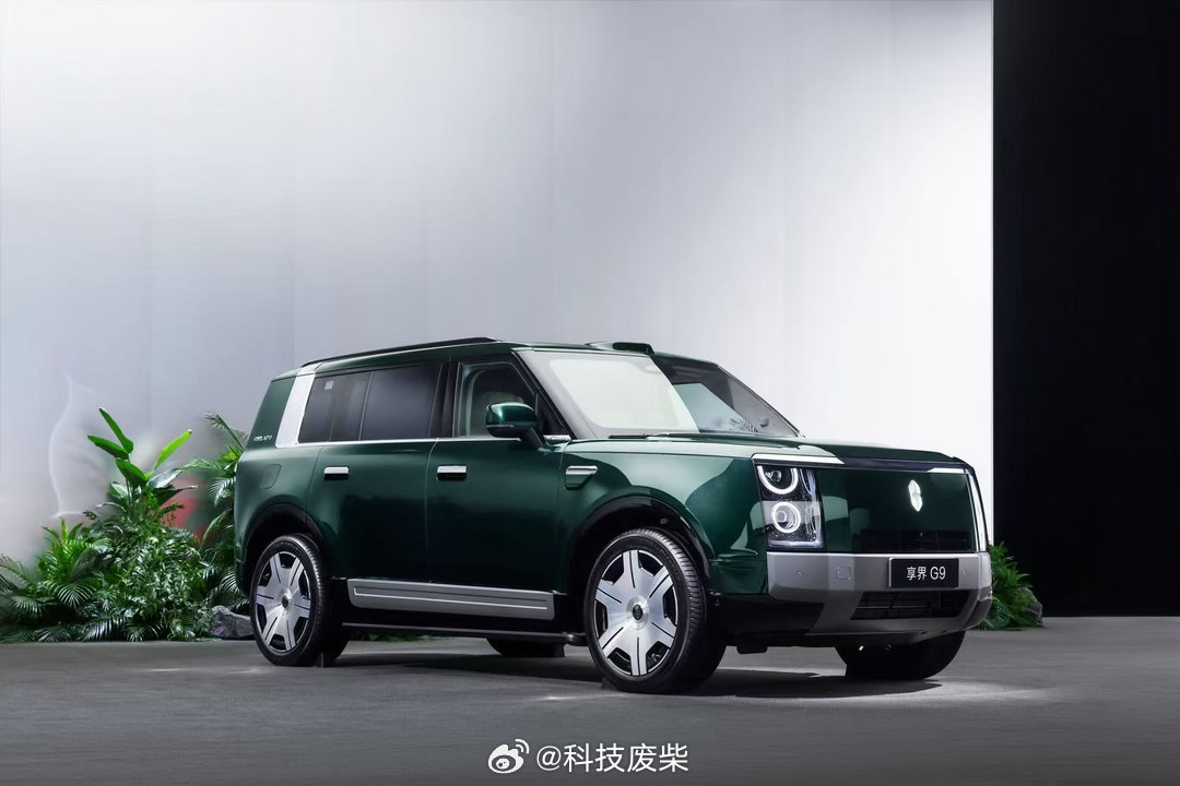华为发布会 礼遇东方，奢享成序。时代旗舰MPV尊界V800与尊界V680重磅登场