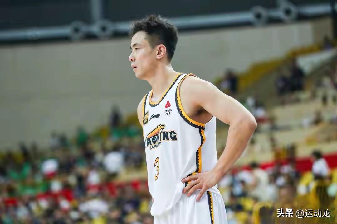 赵继伟手感掉到冰点！辽宁75:82惨败东北小兄弟吉林。
本场比赛，辽宁队长赵继伟