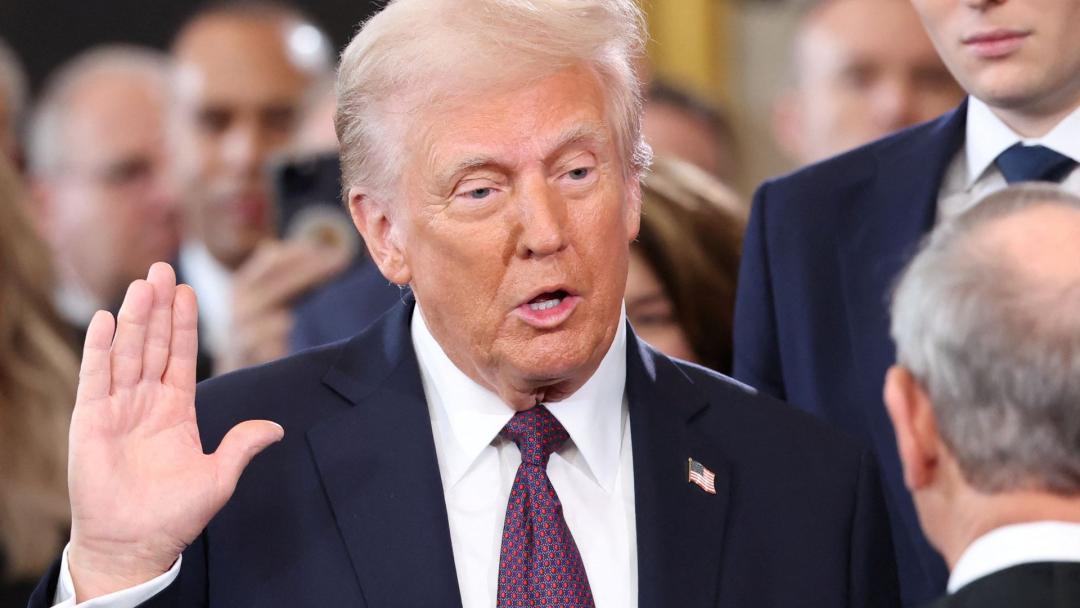 特朗普要“弃乌”？欧洲放狠话：抛2.34万亿美债，比2008年危机还猛！
 
听