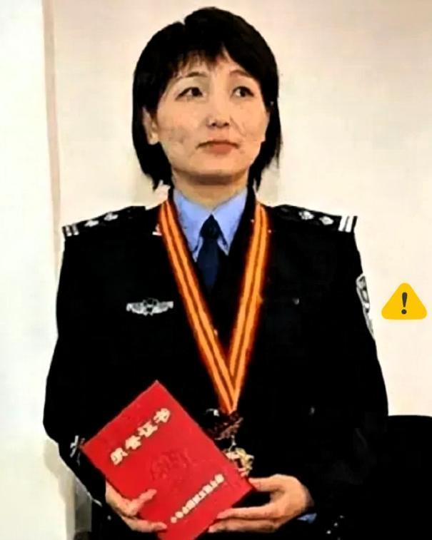 追责不能止于内部处分，唯有公正处置，才能回应大众对法治的期盼。
 
2013年3