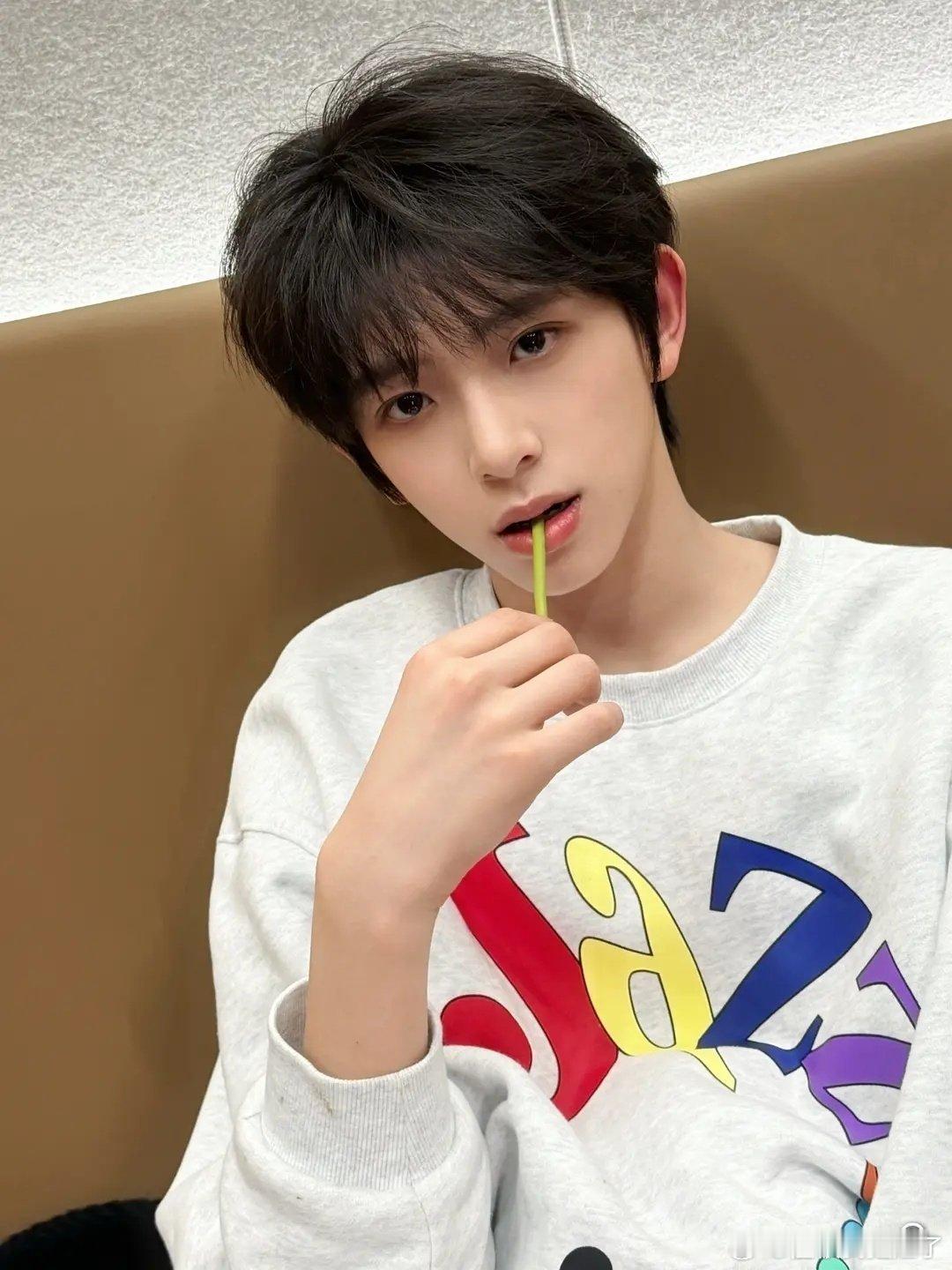 我嘞个天，你咋也成欧巴了？