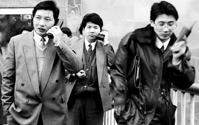 听说过手机的人工漫游吗？那是“大哥大”年代的事情了。
1987年11月，我国第一