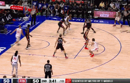 太不容易了，哈登命中对阵活塞第一球
北京时间2月3日，快船与活塞的比赛进行至上半