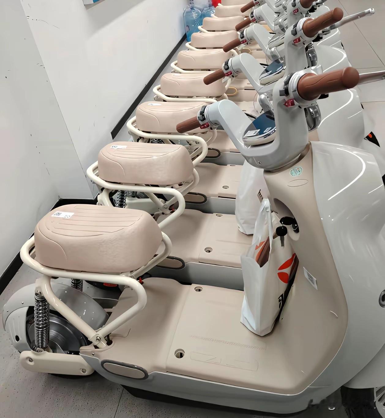 单身神器出现了！
买电动车你能接受带不了人吗？
我不能
我买电动车就为了方便带人