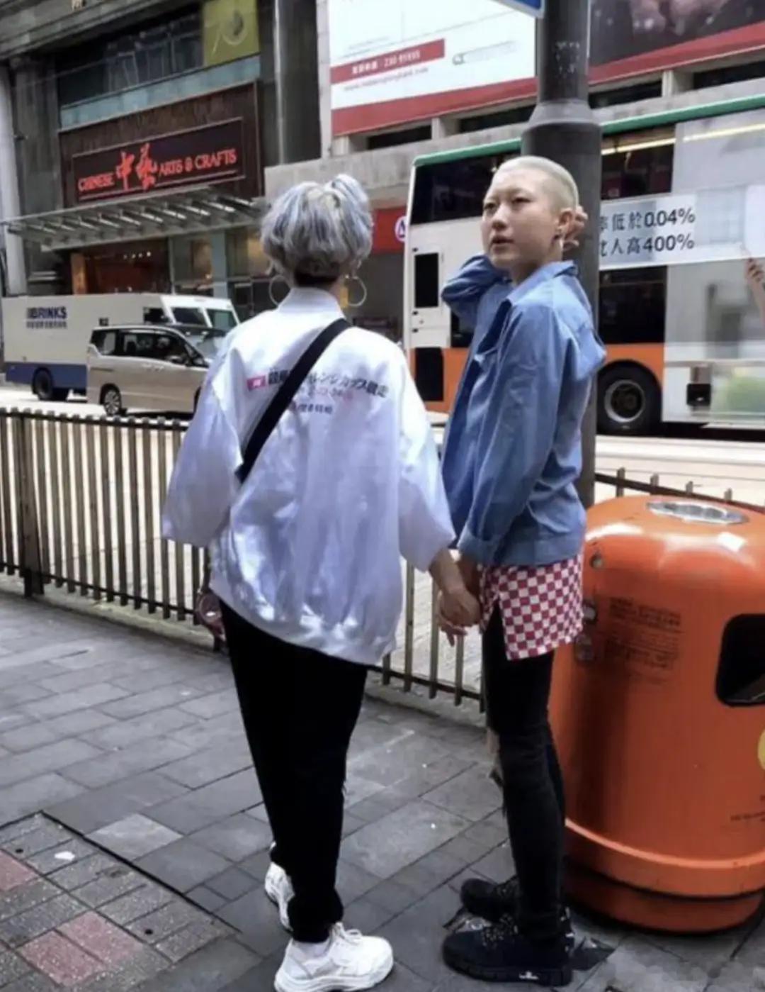 吴绮莉26岁女儿也就是成龙大哥没认的女儿吴卓林近况曝光，在香港开设计工作室，自曝