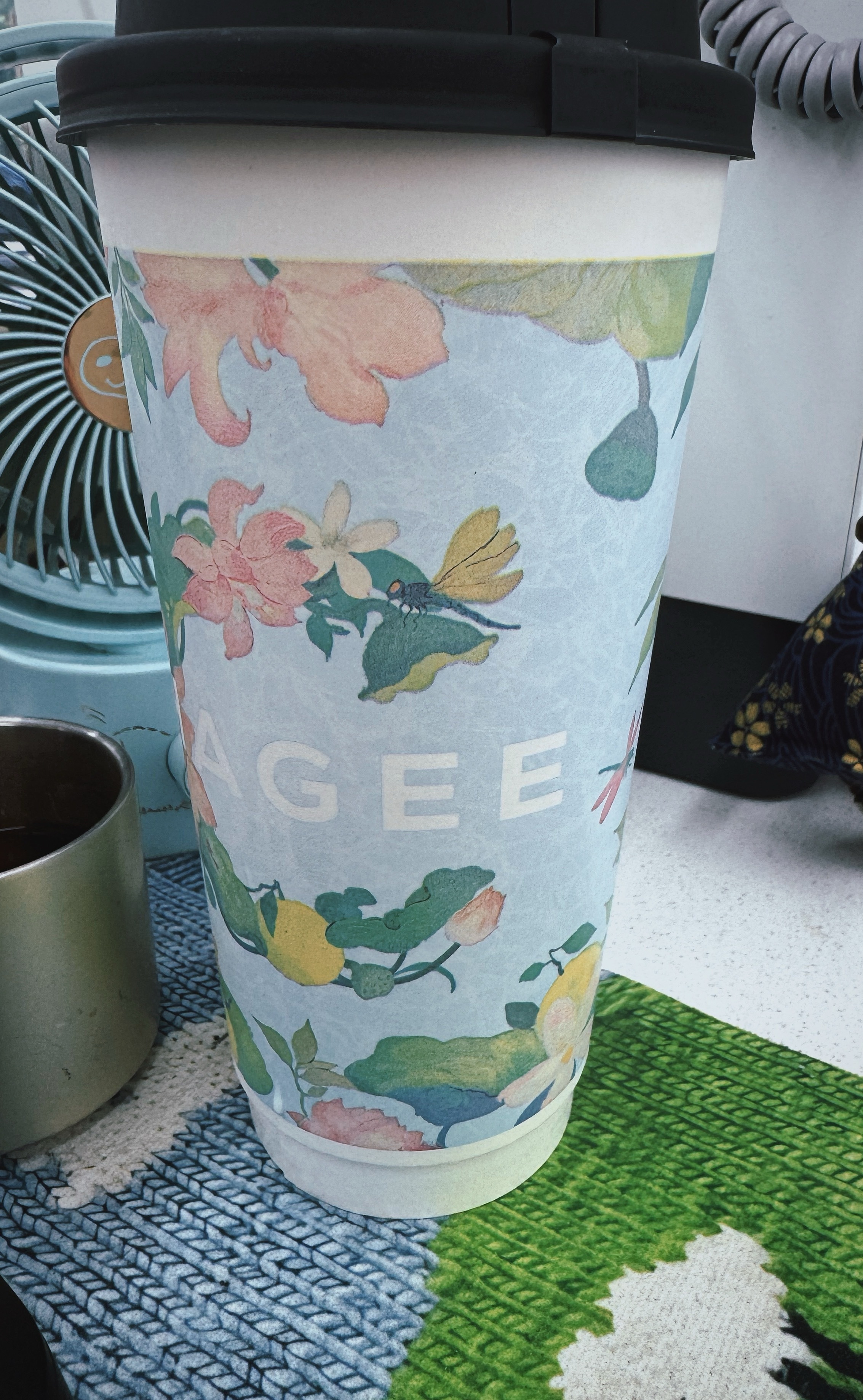 霸王茶姬浙江限定，风荷曲苑✅ ​​​