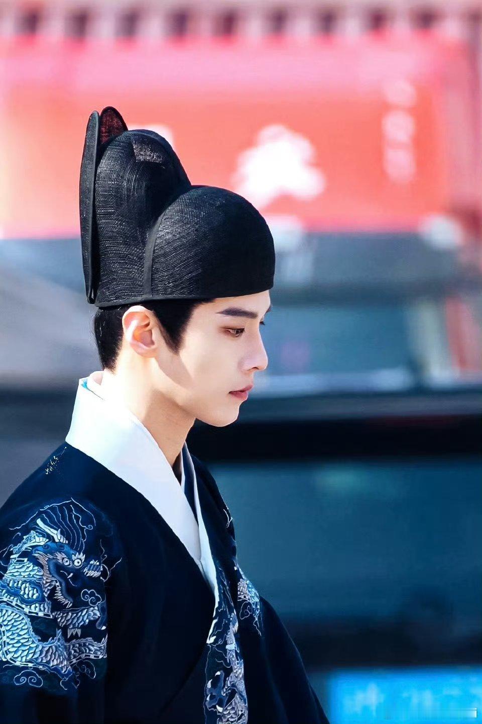 何与艾米这不就是小说中的少男少女青梅竹马好想看两人合作 