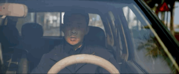 #九部的检察官光速打柺# 每一次行动都如同疾风骤雨，李浩检察官以其敏锐的洞察力和