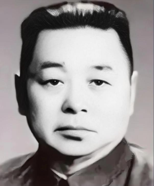 1977年，83岁的抗日名将范绍增在郑州去世，遗体遭到12个儿女的哄抢，导致无法