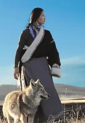 女画家李微漪说，亦风是我最好的朋友，他是我的另一只眼睛，我们不是爱人，也不会结婚