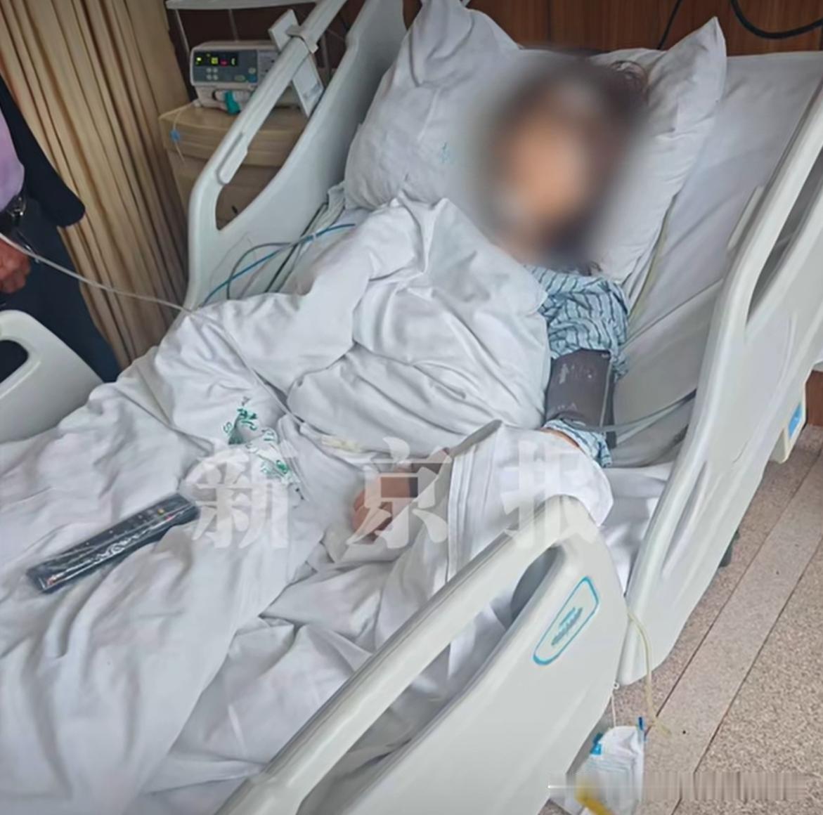 16岁女孩被闺蜜捅刺25刀致重伤二级！行凶者轻生身亡，疑中度抑郁；受害者向监护人