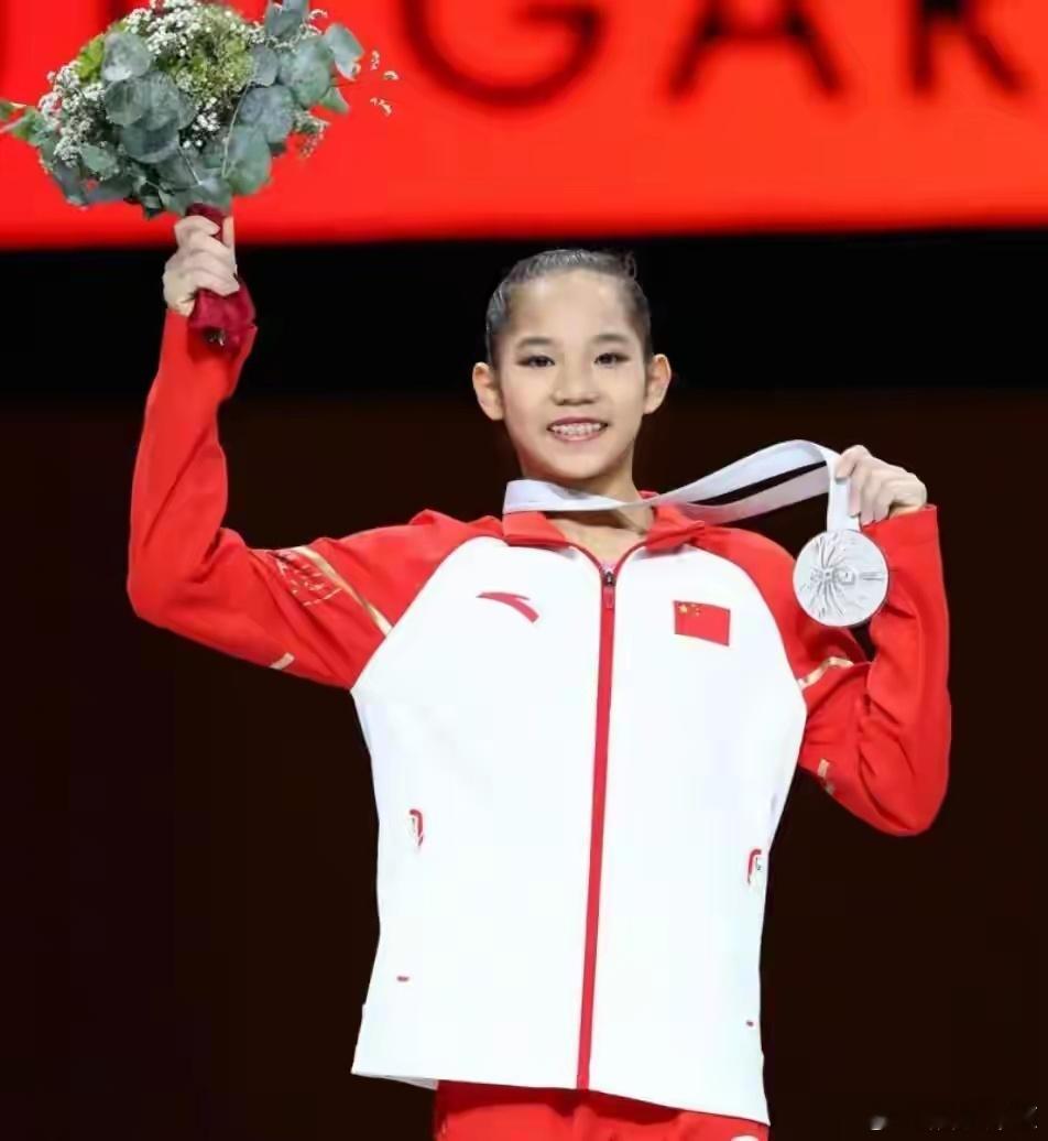 不到1年，中国体操女神从亚运冠军到无缘巴黎奥运！至少胖了40斤 ​​​