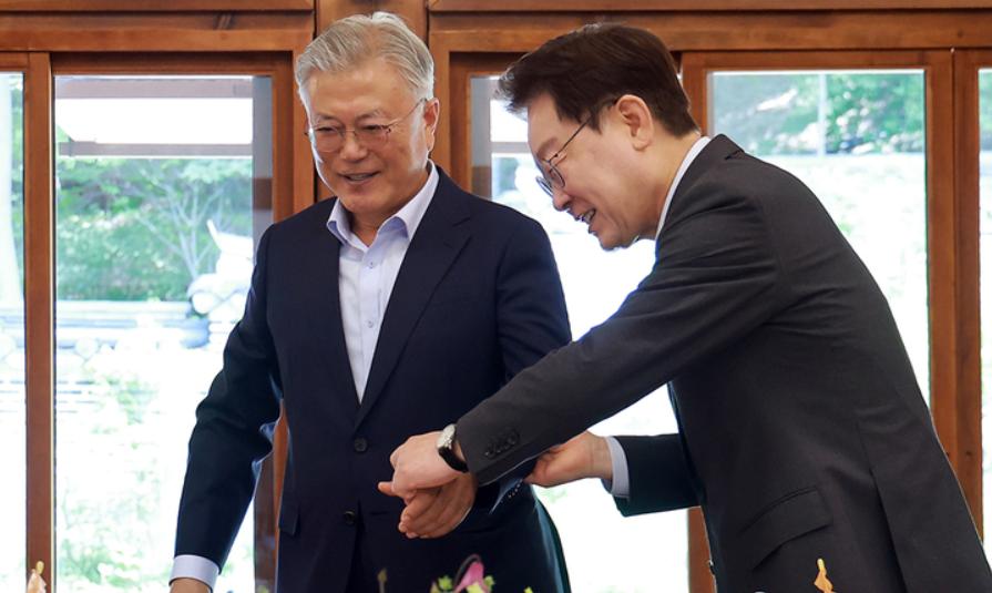韩国刚选出女总理，不到24小时，李在明见文在寅，还呼吁朝鲜对话。7月1日，韩国刚