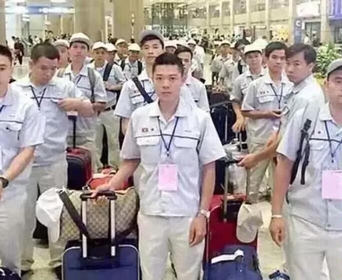 东南亚年轻人占领日本，外国人工资上涨1.4
ㅤ
🔨工地上的外国人与日本人同等薪