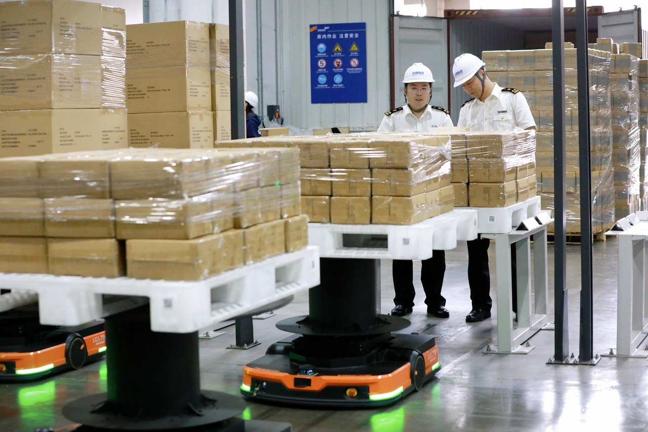 宁波先查后装模式大幅缩短外贸通关时间 2026年上半年，宁波海关推行的“先查验后