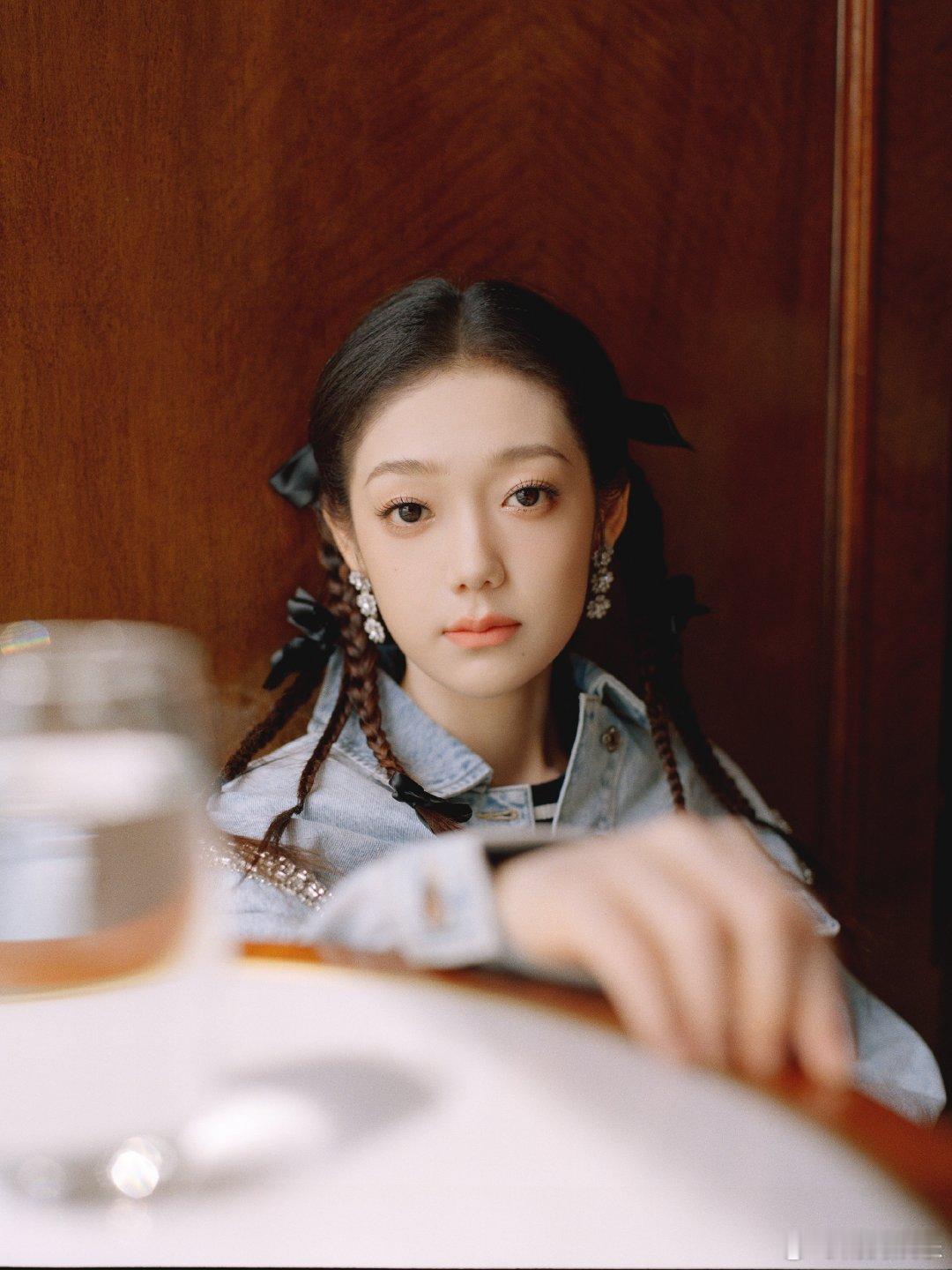 #硬糖少女303##希林娜依高# 今日份糖妹新鲜物料希林娜依高17号音乐仓库工作
