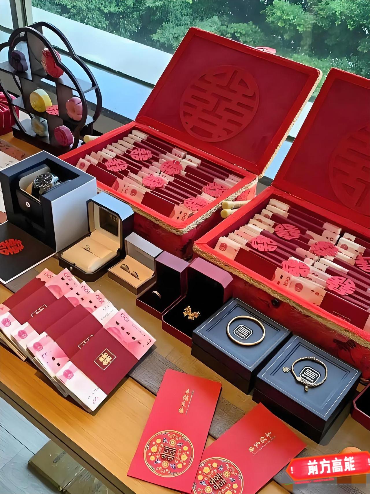 这下可真是偷鸡不成蚀把米！

小伙揣着30万彩礼满心欢喜要结婚，

结果女友突然