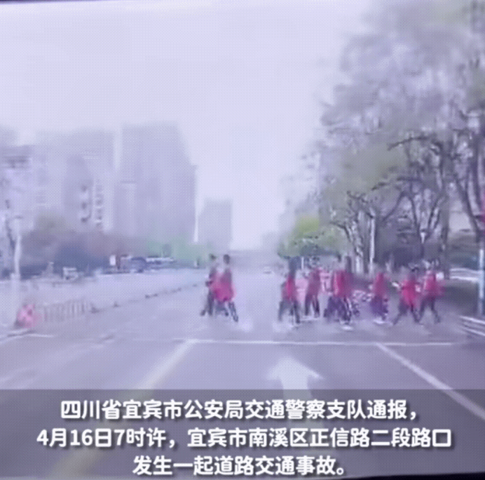 疯了吗？轿车冲撞过斑马线的学生，致1死1伤。网友：主观不一定故意，但是客观社会影