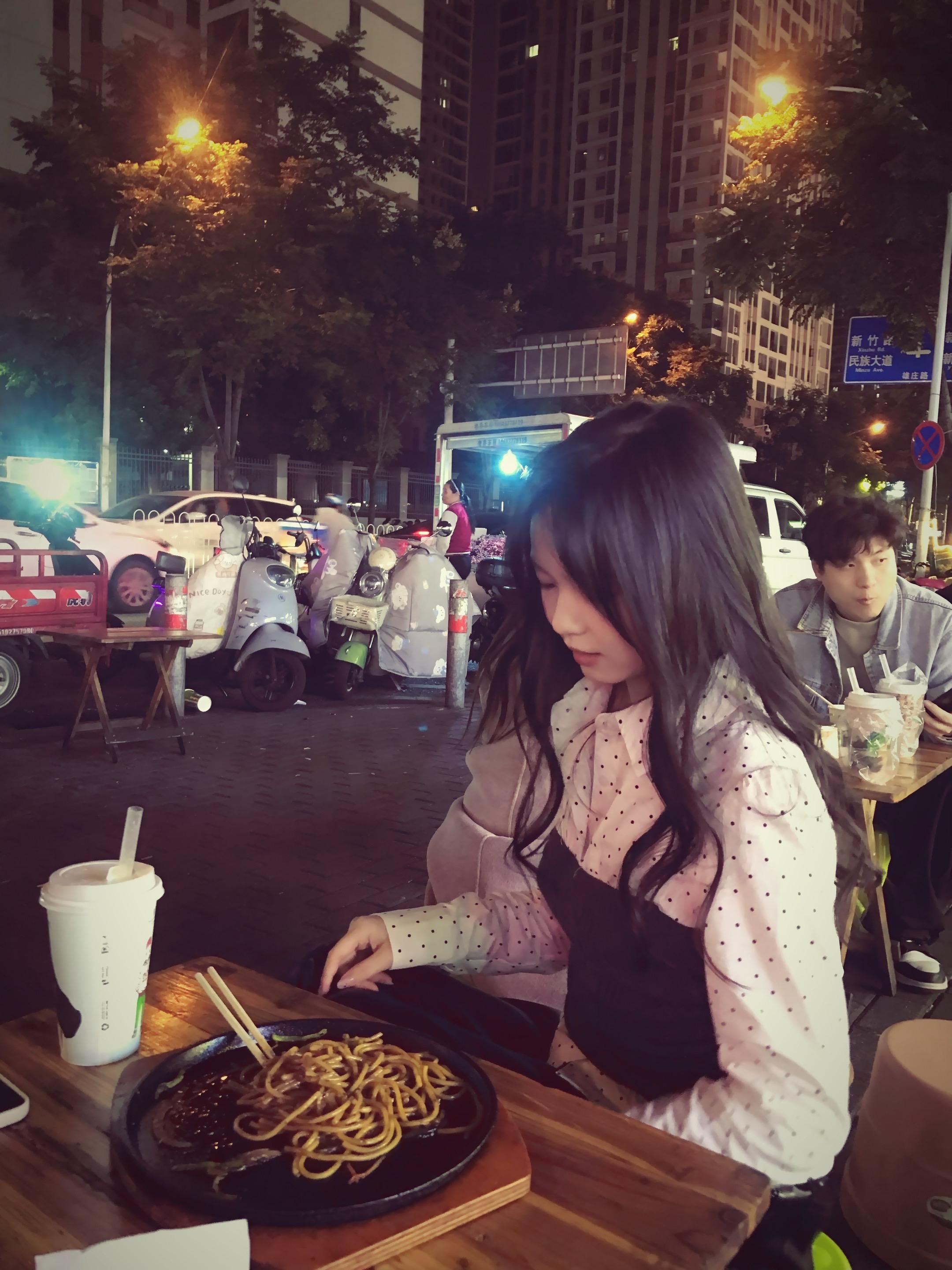 悄悄做个梦给你