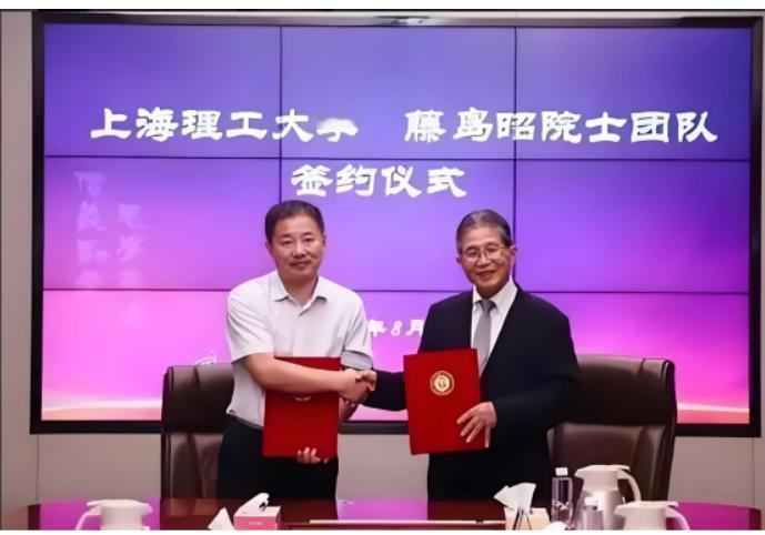 日本要气死了！日本顶尖科学家藤岛昭，竟带着他们的机密技术，连夜组团投奔中国，他还