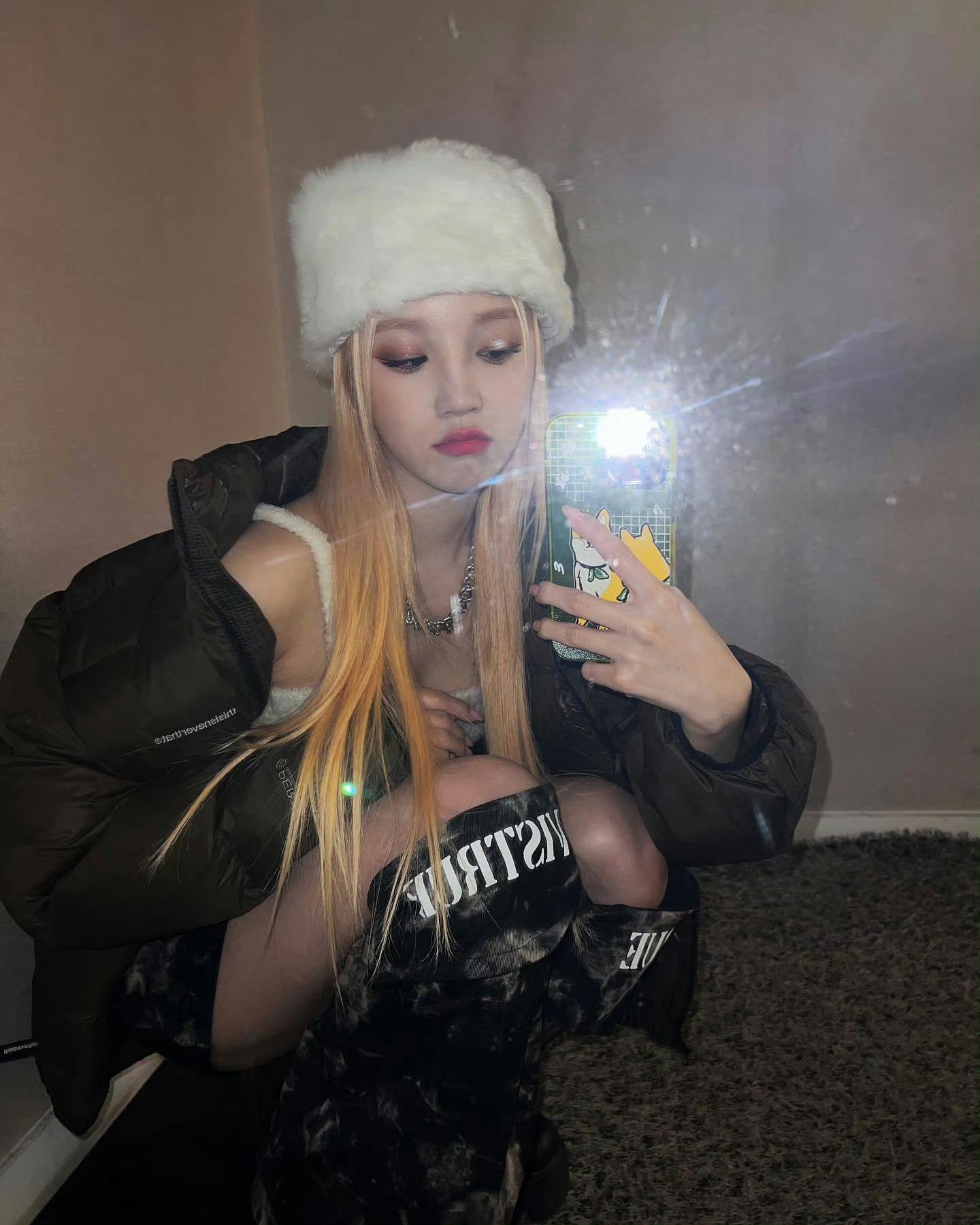 宋雨琦这个帽子好像棉花糖啊，一团棉花糖[憧憬][憧憬] ​​​