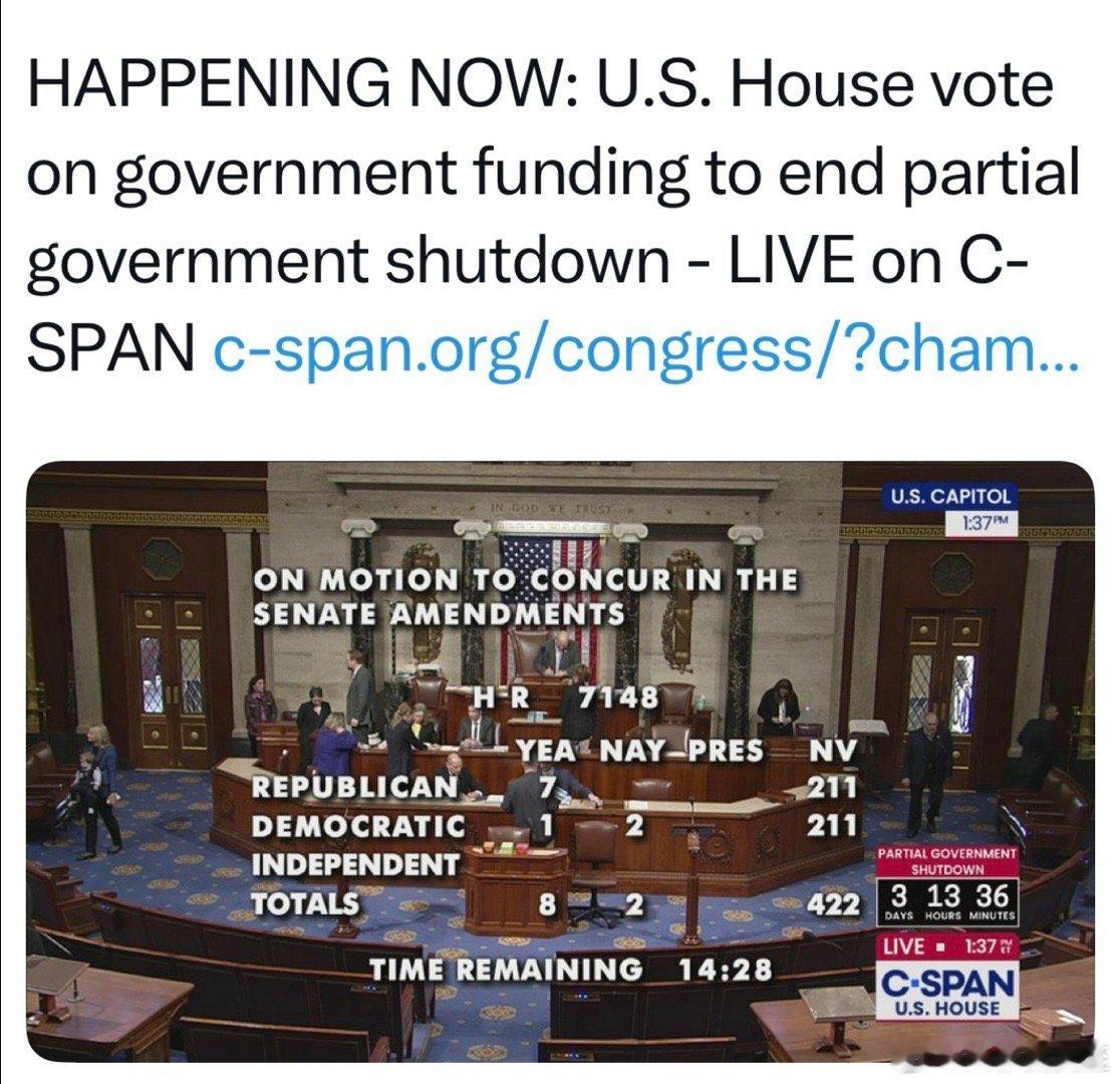 众议院已经开始正式投票现场直播的网站，主页是“委内瑞拉局势分析”广告，马杜罗形象