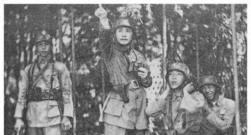 抗日战争中，中国士兵抓了几名日军后问师长：“这些日本俘虏怎么办？”师长说：“绑到